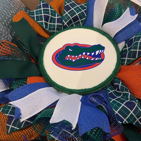 UNIVERSITY of Florida UF “Gators” wreath. Authentic colors! Very FULL, very luxe - Picture 5 of 8